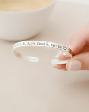 Brazalete delgado color plata