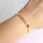 Brazalete delgado color dorado