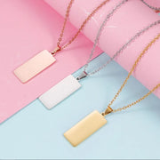 Collar plaquita vertical plateado
