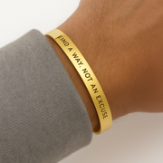 Brazalete grueso color dorado